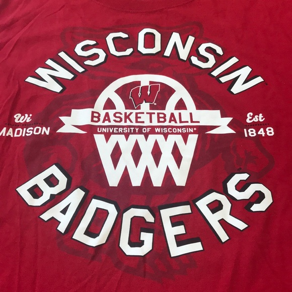 Adidas Wisconsin Badgers NWT Tee Shirt Size Large - Picture 2 of 6